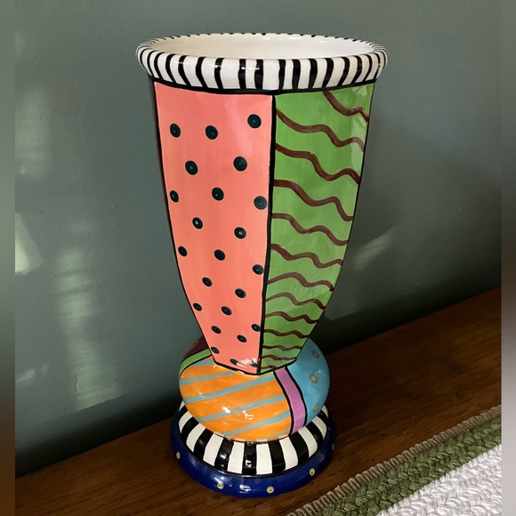 Prospero Vase (HAND PAINTED) - Picture 7 of 11